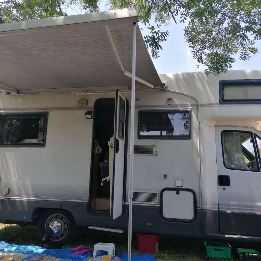 Camping car capucine Rapido