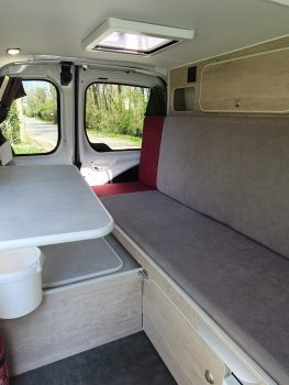 Van-intérieur.jpg  