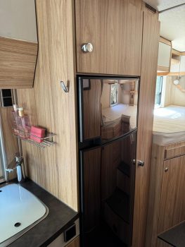 camper7.jpg  
