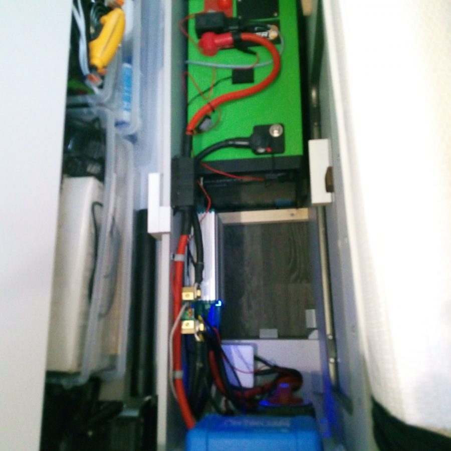 Rangement électrique gauche - 1.jpg