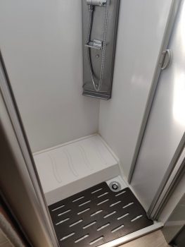 WhatsApp Image 2025-06-16 à 09.08.10_fe254a30.jpg &nbsp;