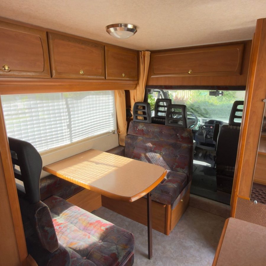 2e17fca5-0754-4a35-8114-bf4d266111bf.jpg